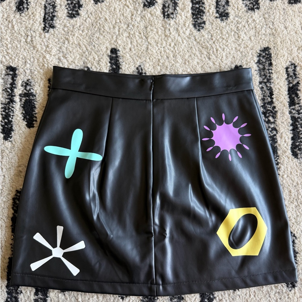 Finesse Black Leather Skirt - Picture 3 of 4